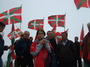 Des Alderdikide r�unis pour la f�te de l'ikurri�a, ce 14 Juillet, au sommet de la Rh�ne, � la fronti